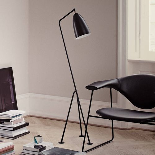 Gubi Gräshoppa Lampadaire Trépied, Noir