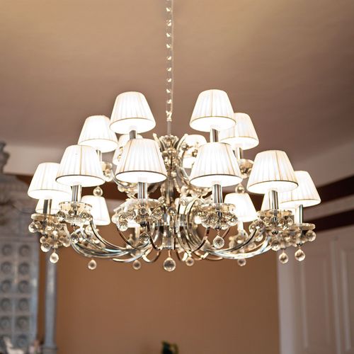 Lustre Kristalldesign Chromé, À Dix-Huit Lampes
