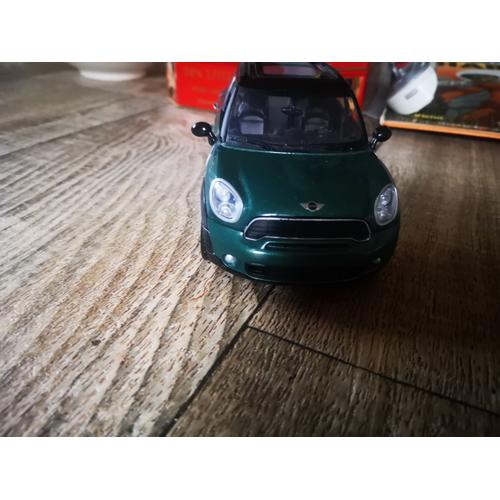 Voiture Miniature N° 73353 Mini Coopers Cuntry Man - Couleur Verte-Motormax