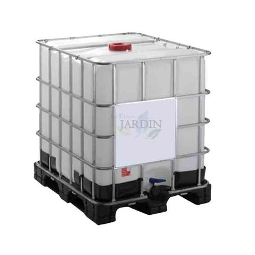 Cuve de 1 000 litres sur palette. Transport de liquides. Dimensions : 120 x 100 x 117 cm.