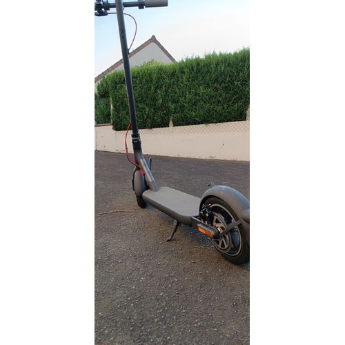 Trottinette Électrique Xiaomi Scooter 4 Parfaite État. Je L'ai Acheté Début Juillet Elle A Servi Que Trois Semaines. Je La Vends Parce Que Je Viens D'avoir Ma Voiture