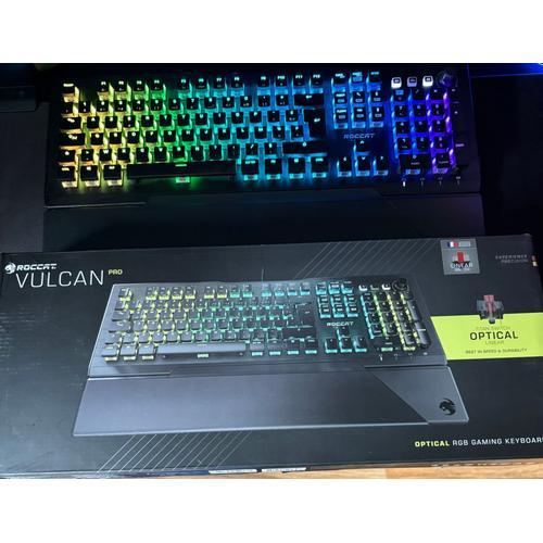 Roccat Vulcan II - Clavier de Jeu Mécanique Pour Pc, Touches Rétro-Éclairées RGB Personnalisables, Repose-Poignet Amovible, Titan II Tactile Switches, Noir