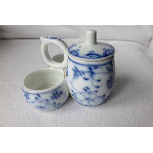 Service Sel, Poivre ,Moutarde Porcelaine Blanc Et Bleu