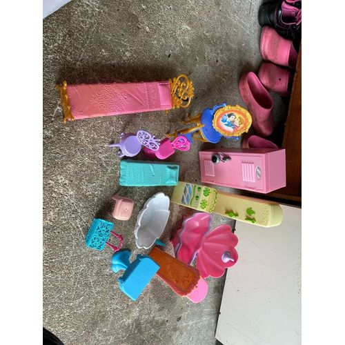 Lot Meuble Poupee