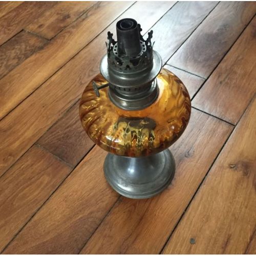 Lampe À Pétrole Ancienne En Verre Brun Et Régule