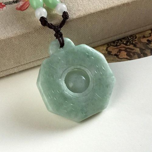 Pendentif En Jade Naturel Jadéite, Pour Éloigner Les Mauvais Esprits Et Transporter Les Amulettes En Cours D'exécution