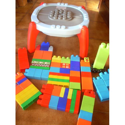 Table LEGO abricks écoiffier 88 pièces