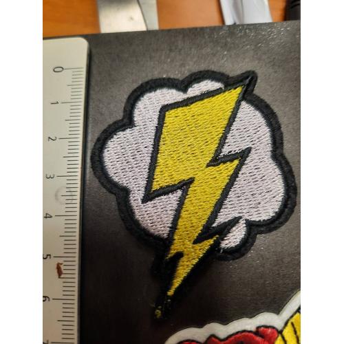 Lot Patch Thermocollant Brodé Applique Patches Coudre Sur Fer Sur Broderie Décoration Couture Bombe Explosif Éclaire Noir Tète De Mord 8.5cm Customisation