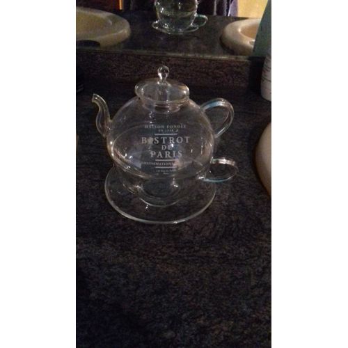 Théière Et Tasse Transparente Solo