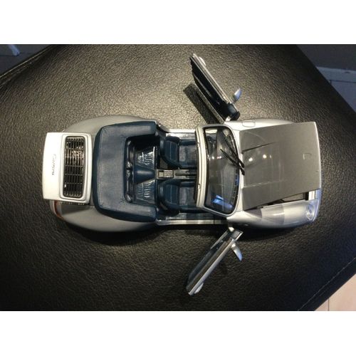 Porsche Carrera 911 Cabriolet 1994 1/18-Carrera
