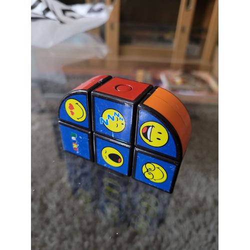 Jouet Smiley - Rubik's Cube - Collection Mac Donalds Happy Meal