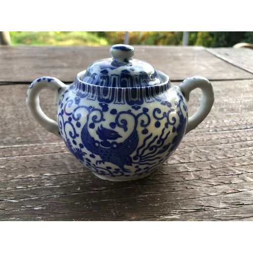 Sucrier Avec Couvercle À Deux Anses En Porcelaine Du Japon - Décor En Camaïeu Bleu