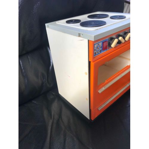 Ancienne Cuisinière Orange Vintage Jouet Poupée