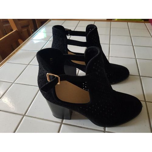 Bottines Noires Feutrine Motif Nid D'abeille Talon Classique Hauteur 17 Cm Bellucci Taille 39
