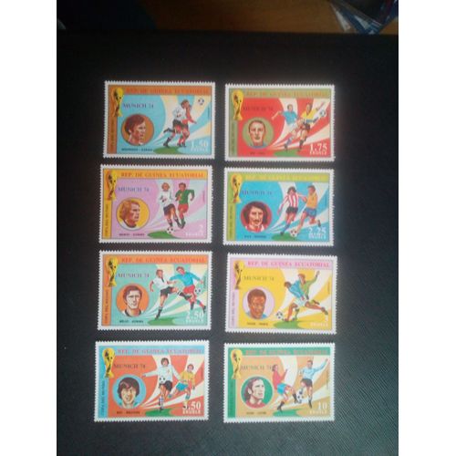 Timbre Guinee Equatorial Yt 45 A/B/C/D/E/F/G Et Pa 30 A Coupe Du Monde De Football - Allemagne 1974 ( 321205 )