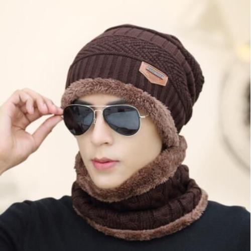 Chapeau de bonnet cagoule en tricot thermique d'hiver avec une