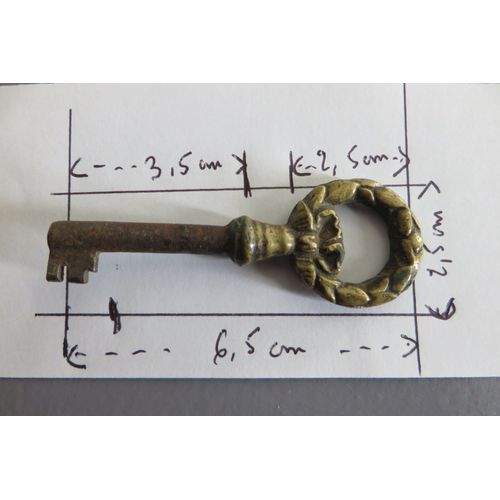 Ancienne Clé De Meuble Louis Xvi Bronze