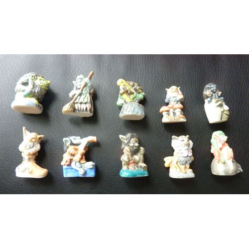 Série Complète De 10 Fèves Mates = Collection Troll, Lutin, Gnome, Nain, Sorcière, Petits Êtres De La Forêt Magique .... Hobbit ? .... ( Fèves Rares )