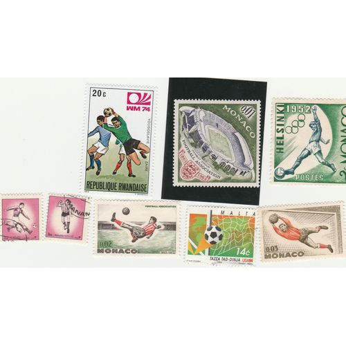 8 Timbres Oblitérés De Divers Pays - Football