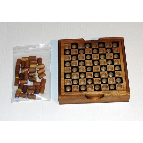 Jeu D'échecs En Bois Petit Modele Voyage Pions Peints Des Symboles