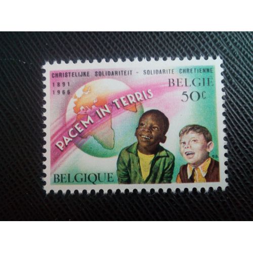 Timbre        Belgique         Yt 1360         Enfants Et Globe ("Paix Sur Terre")                   1966 ( 030106 )