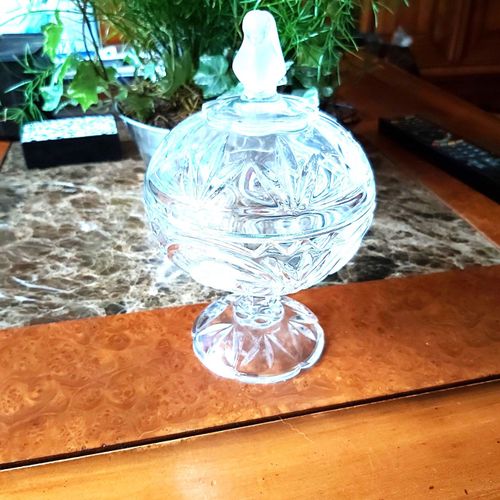 Bonbonnière Ou Sucrier En Cristal Taillé Avec Motif Oiseaux