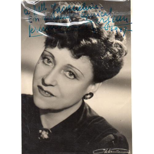 Photographie Dedicacee  En 1947 Par Germaine Kerjean - Actricefrancaise - Pensionnaire De La Comefie Francaise