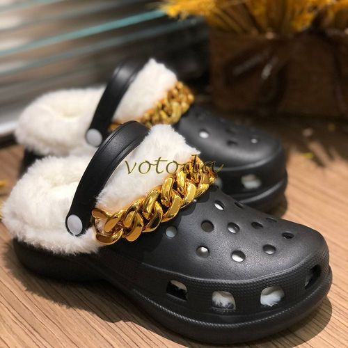 New Arrival Women Plush Clogs High Heel Furry Hole Shoes Thick Sole Sandal Pearl Chain Slippers Winter Warm Girl Cute Fur Slides