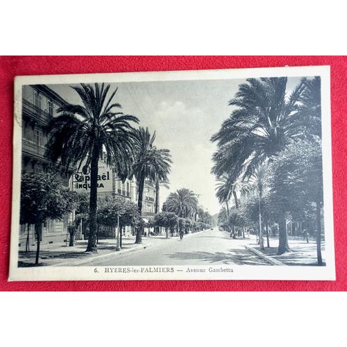 Carte Postale Ancienne Animée. Hyeres-Les-Palmiers. Avenue Gambetta. Vélos, Voitures, Personnages, Palmier. 2 Timbres 30c. 1942