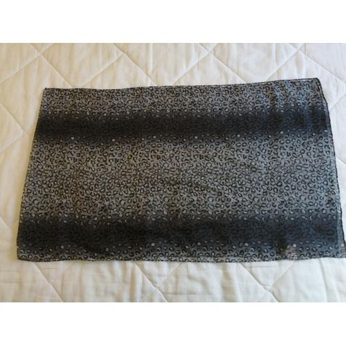 Foulard Vaporeux Motif Léopard Tons Gris 3 Suisses