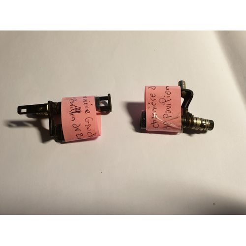 Charnières G/D de HP DV2000