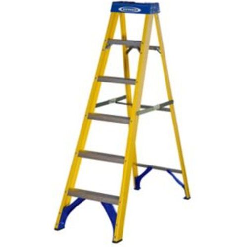 Escabeau compact en fibre de verre extra sécurisé Werner 6 marches