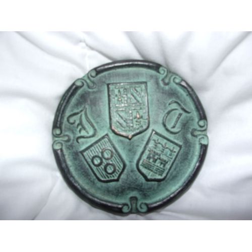 Médaille Ancienne En Cuivre Probablement À Finalité Publicitaire Représentant Le Logo Du Domaine Viticole J. Thorin Produisant Notamment Du Vin Bourgogne À Pontanevaux.