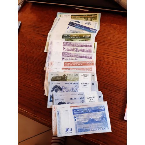 Billets De Banque Étrangers