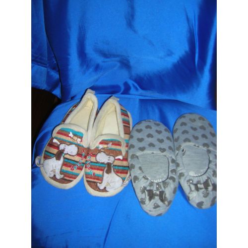 Lot De 2 Paires De Chaussons 30.