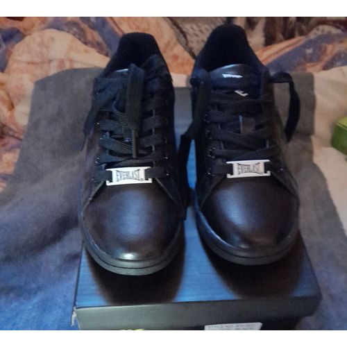 Baskets Noires Everlast. Pointure 36. Matière Synthétique. Remarque Convient À Femme Ou À Homme Ou Enfant.