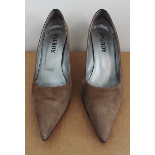 Escarpins En Daim Beige. Valroy. Pointure 39