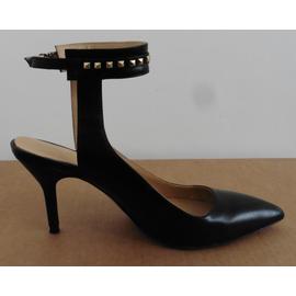 Escarpins Cuir Noir Bride Et Clous Dor . Zara Basic. Pointure 39