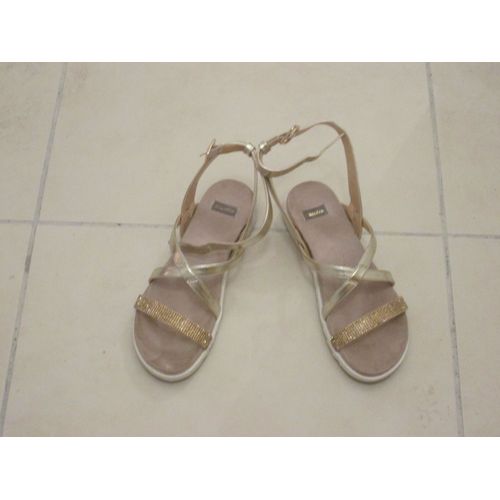 Sandales Vernies Doré Et Argenté Taille 36 Bata