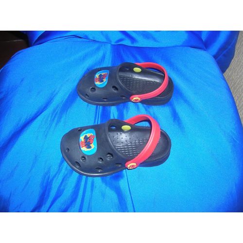 Sabots Spiderman Taille 25.