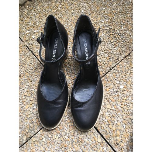 Escarpins Compensés À Bride Eden Shoes 39 Noir