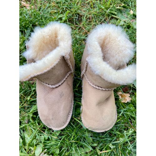 Boots (Ugg) - 22