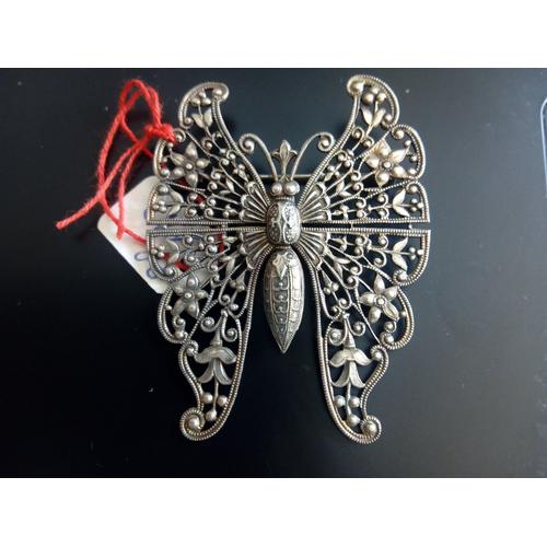 Petite Broche Papillon Argentée Patinée 5,5/4,5 Cms