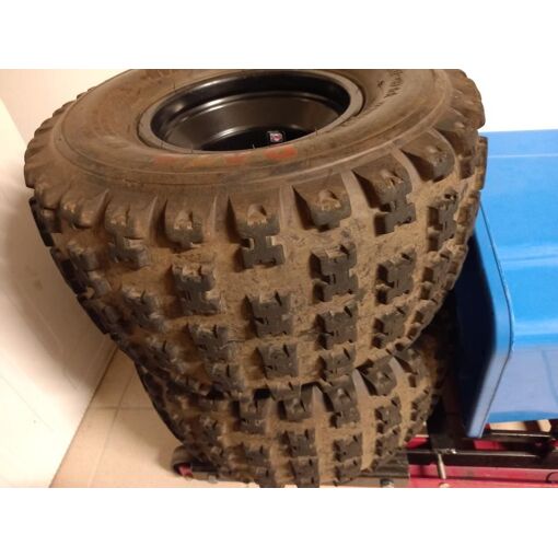 Pneus et jantes Quads