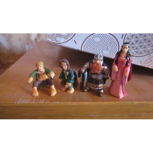 Lot De 4 Figurines Kinder Le Seigneur Des Anneaux. 