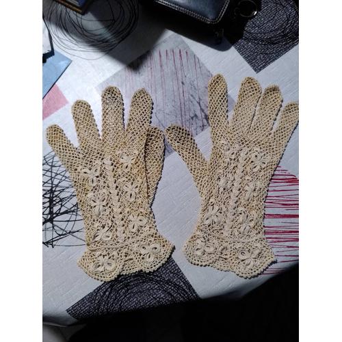 Paire De Gants Au Crochet Anciens Pour Demoiselle Fleurettes