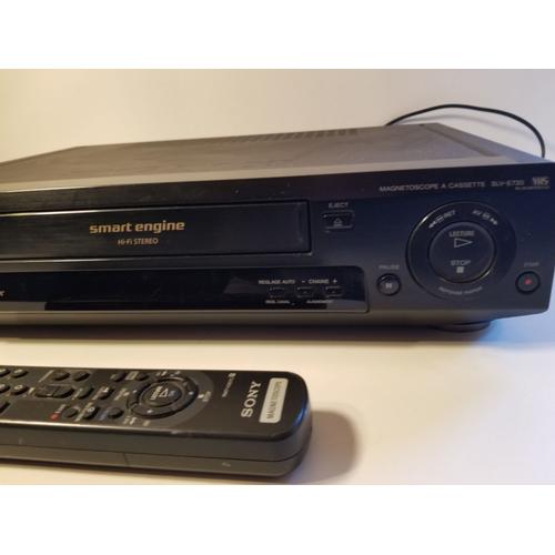 Lecteur denregistreur magnétoscope VHS SL240b avec télécommande et câbles -   France