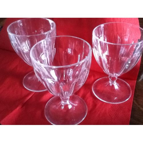 Lot De 3 Jolis Verres À Vin Sur Pied En Plastique