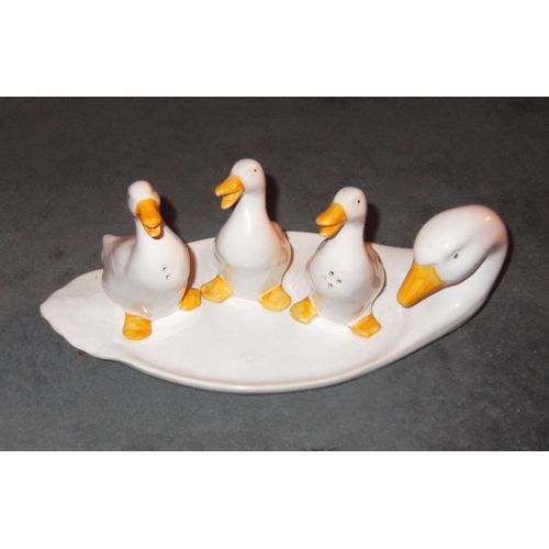 Ensemble Ceramique Motifs Canard Saliere Poivriere