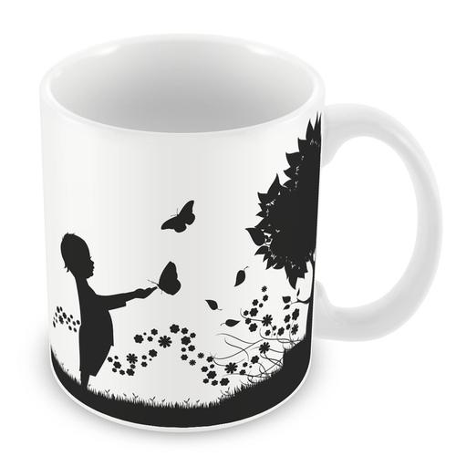 Mug Céramique Tasse Silhouette Enfant Et Papillons Dans Un Pré Fleuri Dessin